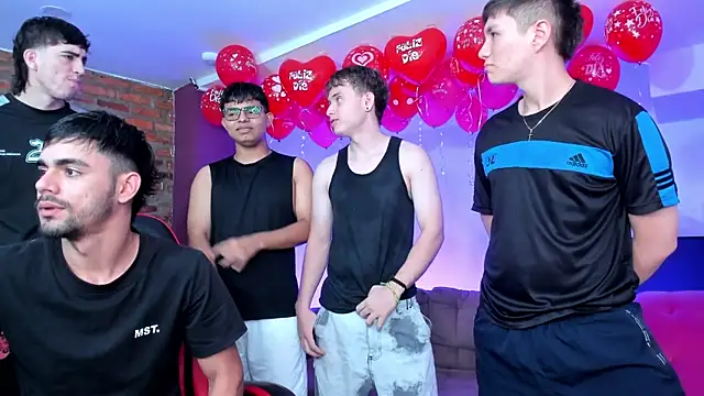 Snapshot of Bad_Boys777 chatting on February 18, 9:55 pm Bad Boys777 online show from February 18, 9:55 pm