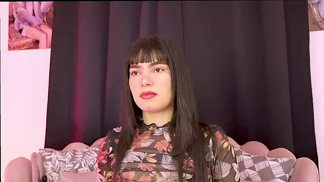 dakotacollins  online show from April 14, 2:28 am