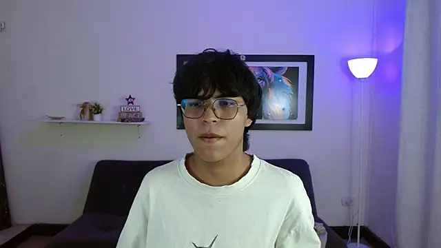 Snapshot of Maecum18 chatting on February 18, 9:33 pm Maecum18 online show from February 18, 9:33 pm