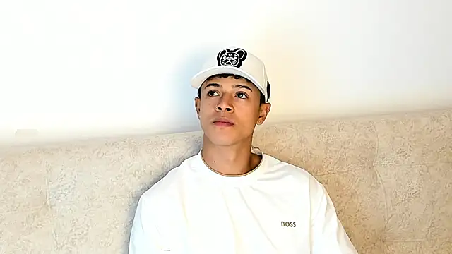 Snapshot of _Alex_Colton chatting on February 9, 10:14 pm Alex Colton online show from February 9, 10:14 pm