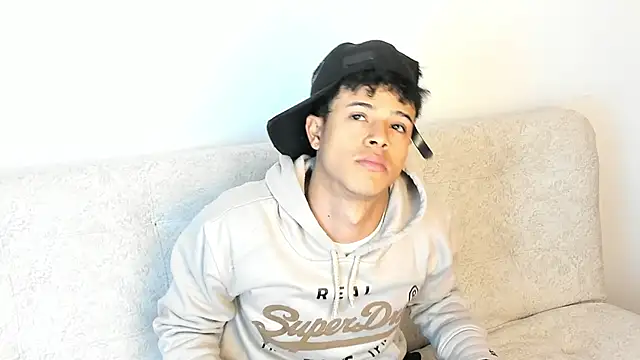 Snapshot of _Alex_Colton chatting on February 11, 9:42 pm Alex Colton online show from February 11, 9:42 pm