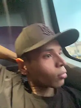 Alejandroo Montenegro online show from February 28, 8:43 pm