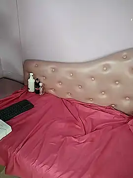 Noa Baker online show from April 5, 12:24 pm