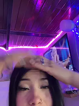 Snapshot of violettahotass chatting on February 2, 7:01 pm violettahotass online show from February 2, 7:01 pm