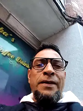 yoahotpetrafiery online show from March 8, 6:12 pm