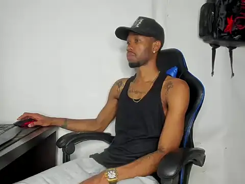 Snapshot of Kofi_exotic_2 chatting on May 21, 2:18 am Kofi exotic 2 online show from May 21, 2:18 am