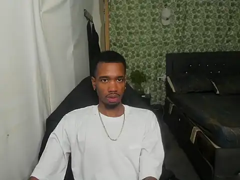 Snapshot of Kofi_exotic_2 chatting on June 17, 12:35 am Kofi exotic 2 online show from June 17, 12:35 am