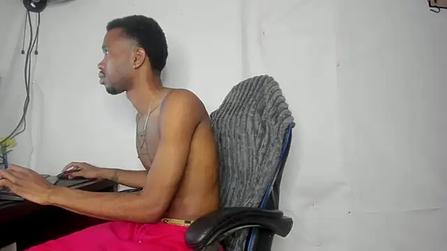 Snapshot of Kofi_exotic_2 chatting on July 12, 12:45 am Kofi exotic 2 online show from July 12, 12:45 am