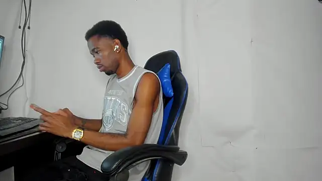 Snapshot of Kofi_exotic_2 chatting on July 26, 11:11 pm Kofi exotic 2 online show from July 26, 11:11 pm