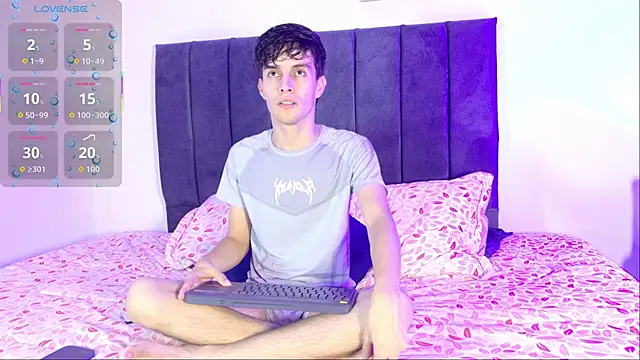 axxxel twink online show from May 29, 3:26 am