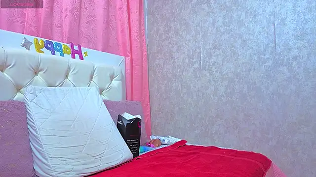 Snapshot of annya_thaylor chatting on February 27, 2:00 am annya thaylor online show from February 27, 2:00 am