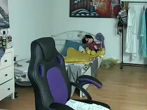 Sylly online show from February 25, 3:49 pm