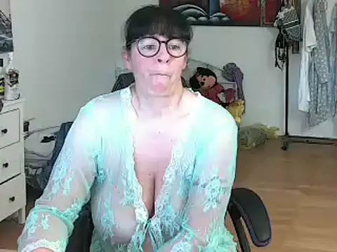 Sylly online show from March 6, 9:47 am