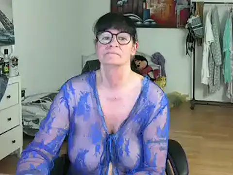 Sylly online show from March 9, 2:54 pm