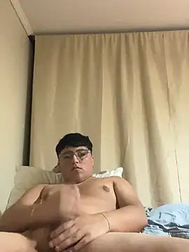 Snapshot of luchooo18 chatting on April 6, 4:46 am luchooo18 online show from April 6, 4:46 am