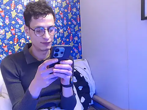Snapshot of xron6 chatting on February 3, 8:14 pm xron6 online show from February 3, 8:14 pm