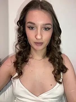 Green eyes lady online show from February 7, 11:25 am