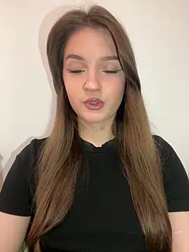 Green eyes lady online show from April 27, 1:20 pm