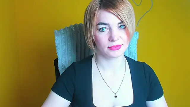 CuttieEmma online show from April 12, 5:56 am