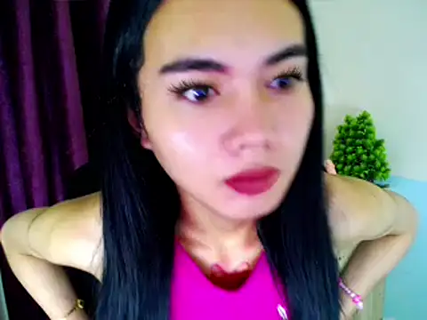 Snapshot of devine_goddess chatting on February 18, 6:48 pm devine goddess online show from February 18, 6:48 pm