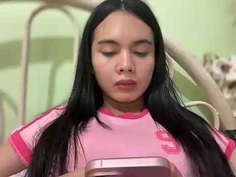 Snapshot of devine_goddess chatting on February 26, 12:42 am devine goddess online show from February 26, 12:42 am