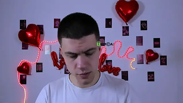 Snapshot of neo_raze chatting on February 15, 7:43 pm neo raze online show from February 15, 7:43 pm