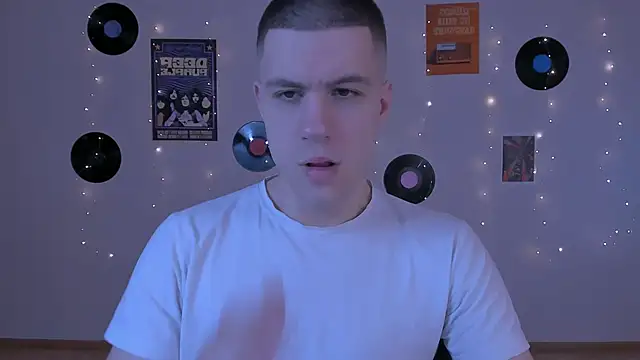 Snapshot of neo_raze chatting on March 3, 8:26 pm neo raze online show from March 3, 8:26 pm