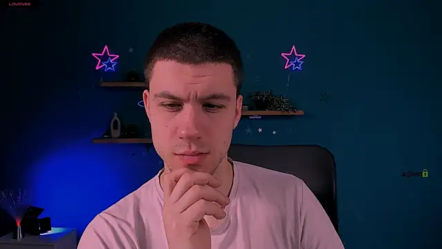 Snapshot of neo_raze chatting on March 22, 8:01 pm neo raze online show from March 22, 8:01 pm