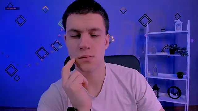 Snapshot of neo_raze chatting on April 3, 7:01 pm neo raze online show from April 3, 7:01 pm