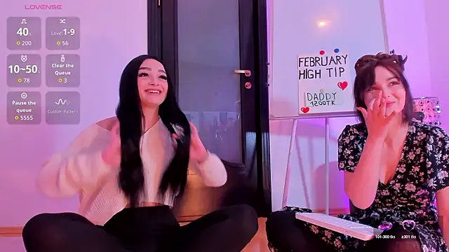 Snapshot of Peanaughty chatting on February 18, 7:15 am Peanaughty online show from February 18, 7:15 am