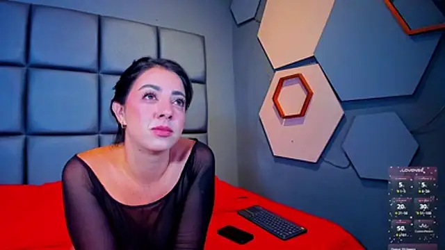 CORAL FOX online show from April 10, 5:56 am