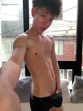 Snapshot of yoursexyjose chatting on February 24, 6:39 pm yoursexyjose online show from February 24, 6:39 pm