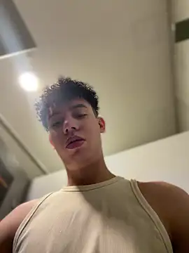 Snapshot of yoursexyjose chatting on June 20, 6:22 pm yoursexyjose online show from June 20, 6:22 pm