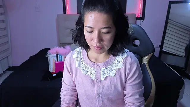 Snapshot of Lynn_turner chatting on February 15, 12:36 pm Lynn turner online show from February 15, 12:36 pm