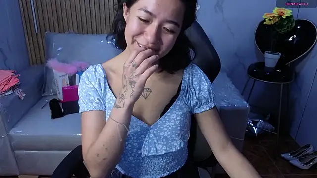 Snapshot of Lynn_turner chatting on February 26, 12:48 pm Lynn turner online show from February 26, 12:48 pm