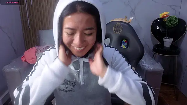 Lynn turner online show from March 21, 12:32 pm