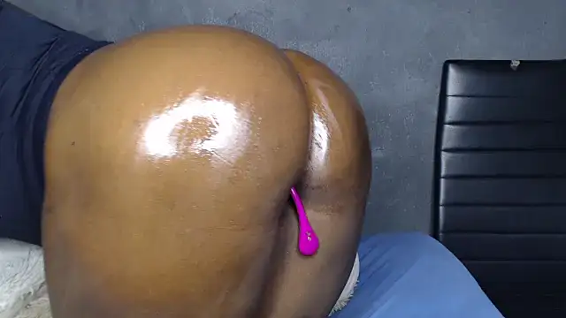 hotassxx95 online show from February 5, 7:40 pm