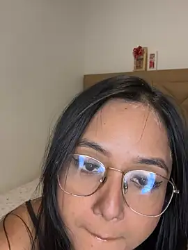 Snapshot of Lucianaaguzman chatting on February 20, 1:57 am Lucianaaguzman online show from February 20, 1:57 am