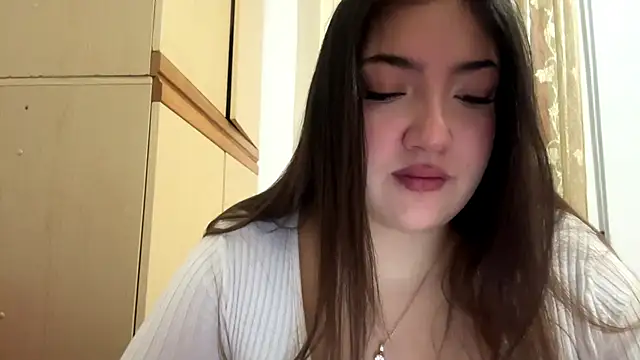 LunaVelix online show from February 4, 8:53 am