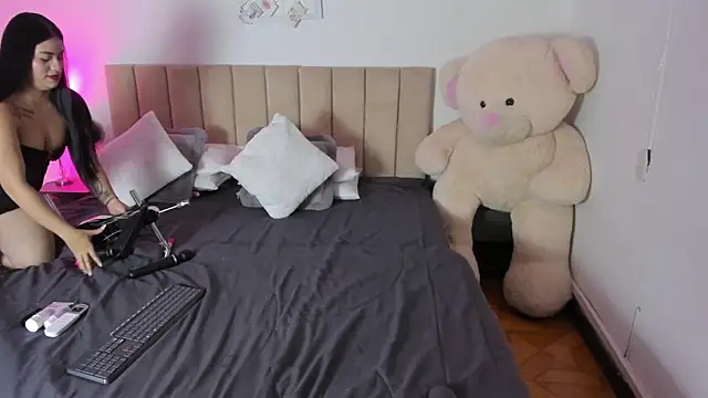 KeylaGomez  online show from March 6, 12:45 pm