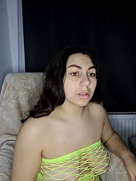 Snapshot of AbellaDesiree chatting on February 11, 5:12 am AbellaDesiree online show from February 11, 5:12 am