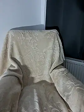 Snapshot of AbellaDesiree chatting on February 27, 5:07 am AbellaDesiree online show from February 27, 5:07 am