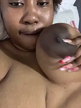 Snapshot of MeekyCurvyAss chatting on April 23, 10:58 am MeekyCurvyAss online show from April 23, 10:58 am