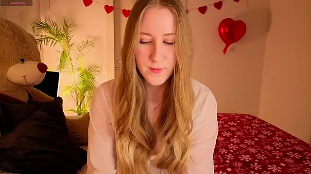 Snapshot of CassieReborn chatting on February 23, 3:42 pm CassieReborn online show from February 23, 3:42 pm