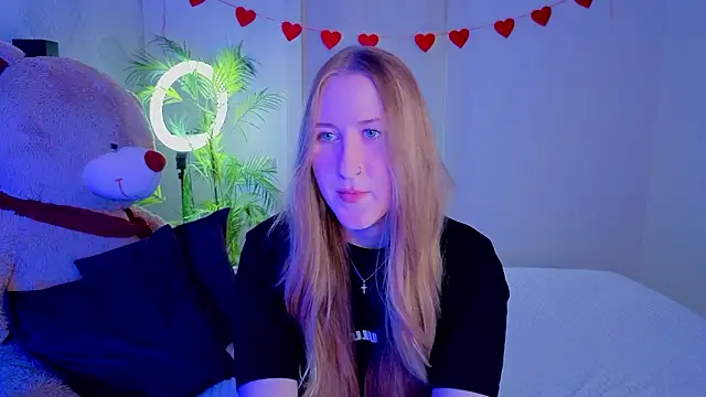 Snapshot of CassieReborn chatting on February 28, 3:57 pm CassieReborn online show from February 28, 3:57 pm