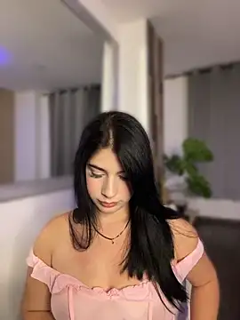 Snapshot of _HannahFox_ chatting on June 23, 12:08 am HannahFox online show from June 23, 12:08 am
