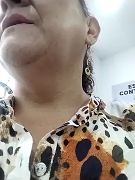 Snapshot of JULIETA_21- chatting on February 13, 12:01 pm JULIETA 21- online show from February 13, 12:01 pm