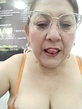 Snapshot of JULIETA_21- chatting on June 25, 1:04 pm JULIETA 21- online show from June 25, 1:04 pm