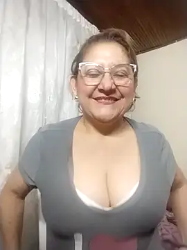 Snapshot of JULIETA_21- chatting on July 1, 2:13 am JULIETA 21- online show from July 1, 2:13 am