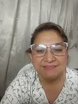Snapshot of JULIETA_21- chatting on July 2, 4:29 am JULIETA 21- online show from July 2, 4:29 am